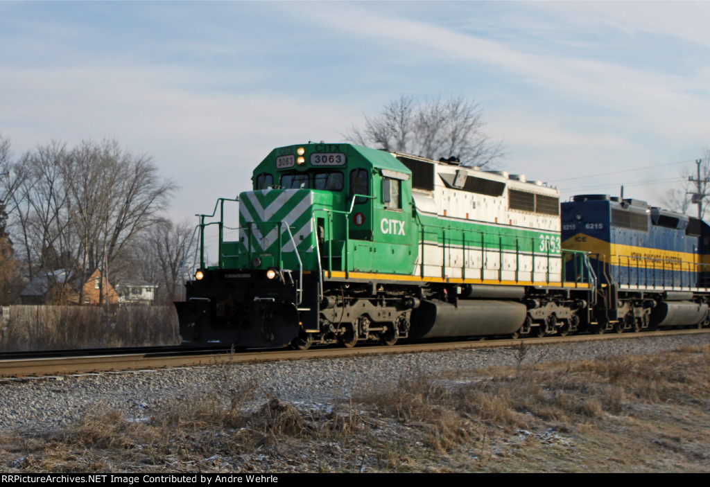 CITX 3063 on the point of westbound ethanol train 637